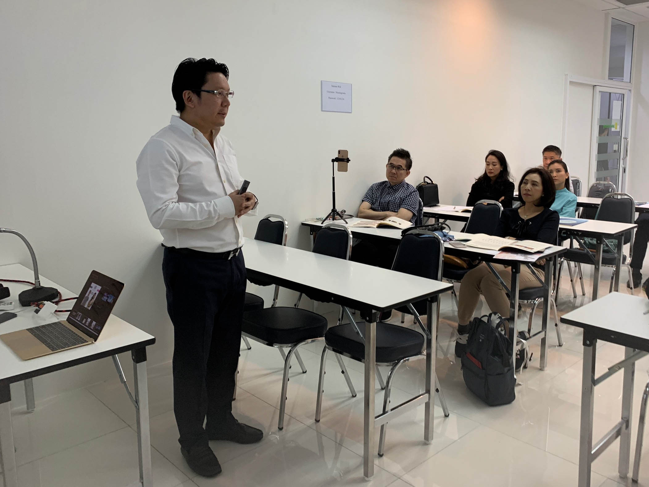 บรรยายวิชาการเรื่อง Microimplant Anchorage For Orthognathic Treatment