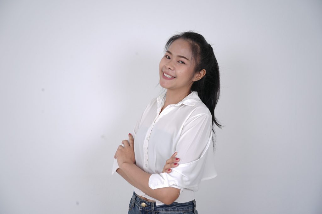 รีวิวมุมข้าง หลังตัดโหนกแก้ม ผ่าขากรรไกร ตัดกราม 1 เดือน คุณจินตหรา
